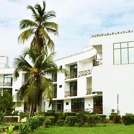 Coconut Tree Village Beach Resort Uroa Buitenkant foto