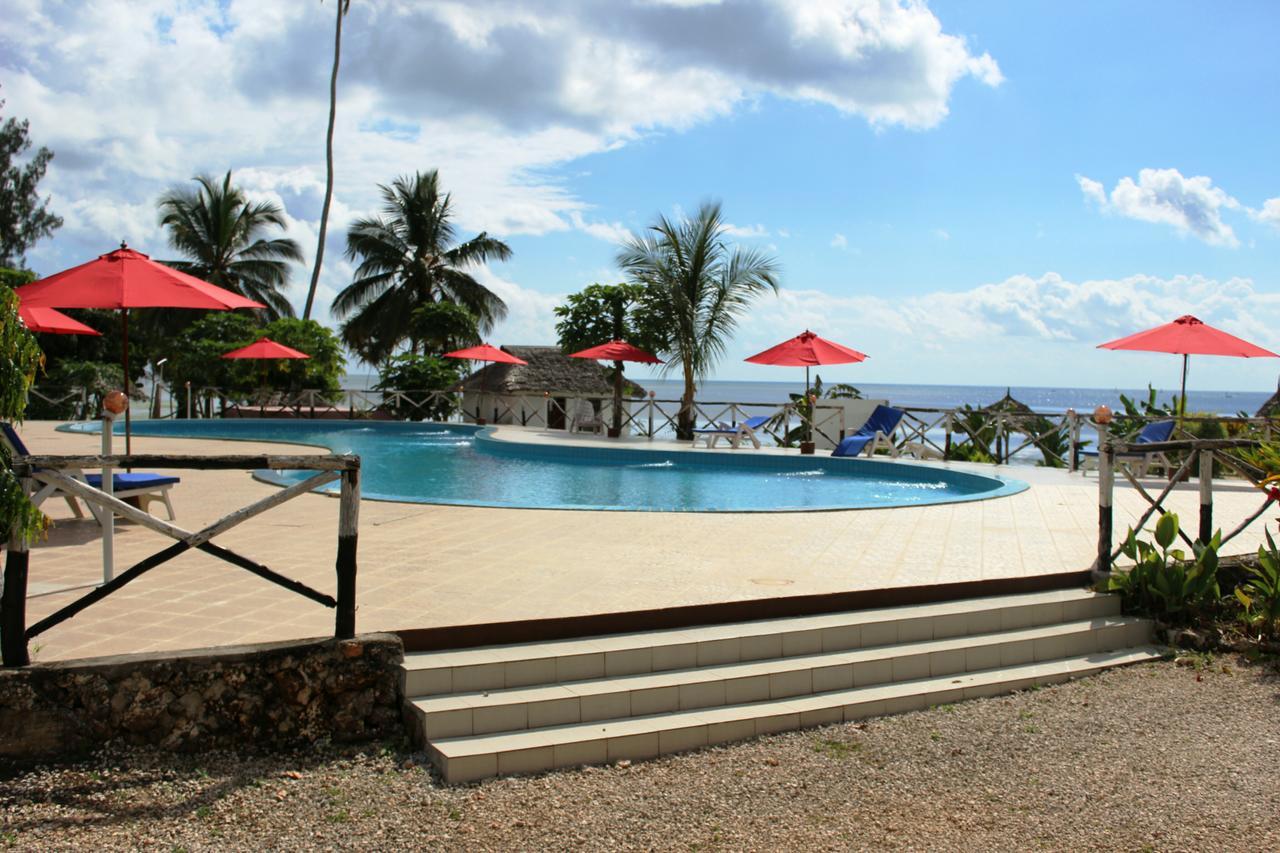 Coconut Tree Village Beach Resort Uroa Buitenkant foto